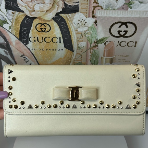 Salvatore Ferragamo Studded Bow Leather Continental Wallet 🤩 - Picture 14 of 17